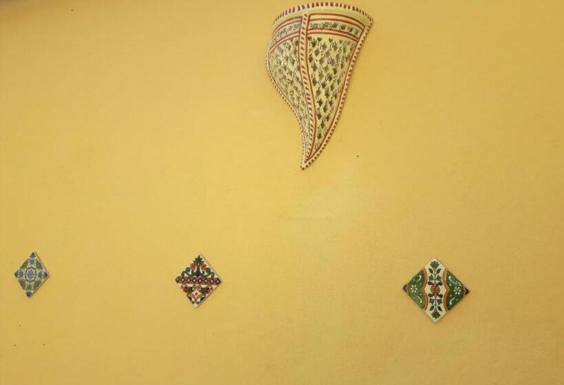 スタンダードスタジオ, Casa La Giada