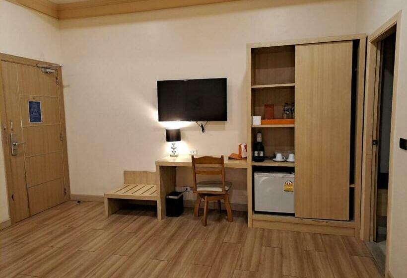 プールの見えるデラックスルーム, Pm Lake Mabprachan Pattaya