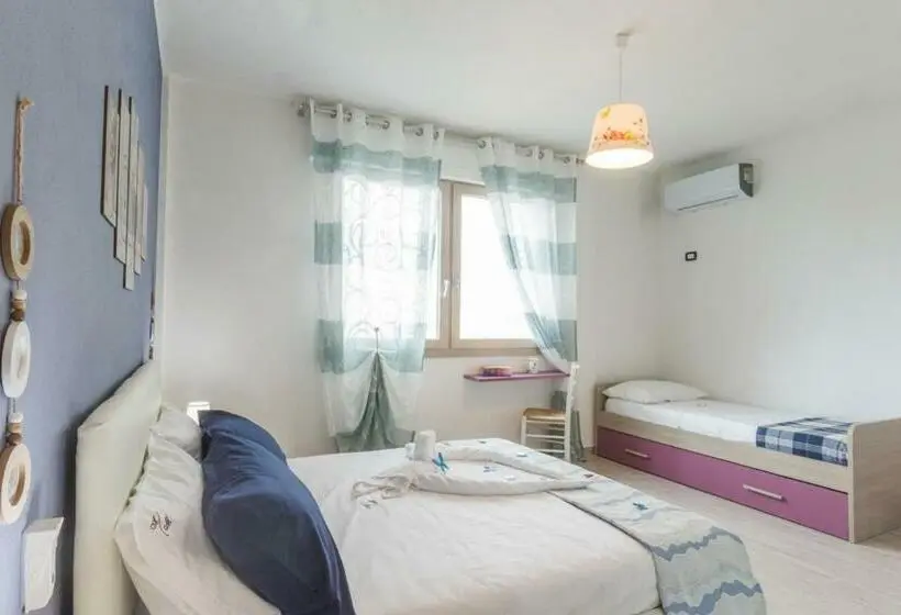 اتاق لوکس چهار تخته, B&b Annita   Porto Cesareo