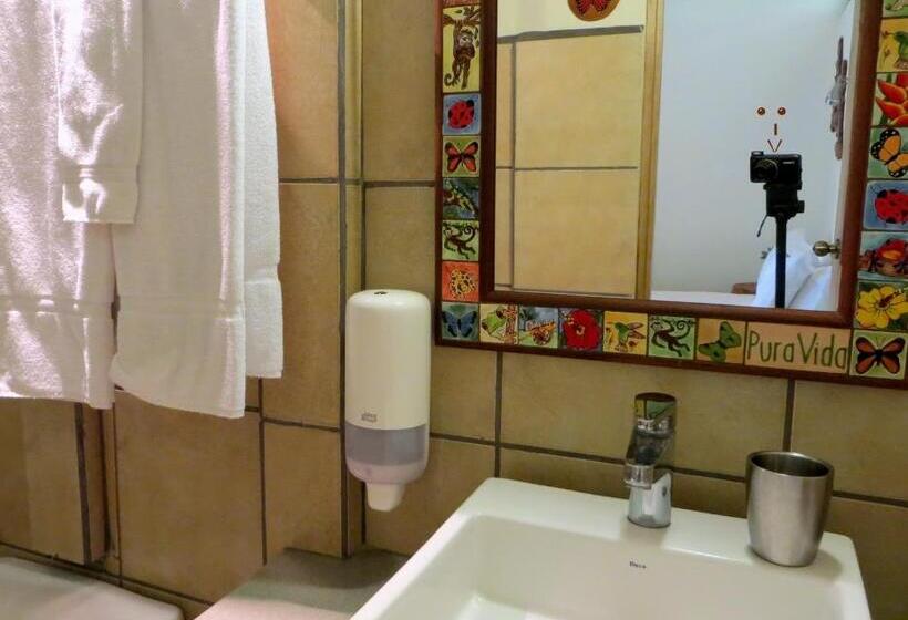 فيلا غرفتين نوم, Pura Vida