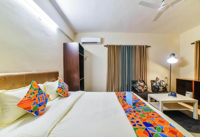 Triplo Executivo, Fabhotel K7 Trends With Pool, Baga Beach   Nr Baga Beach