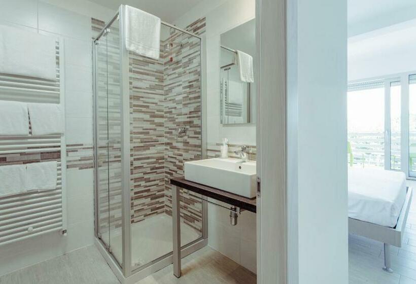 غرفة قياسية, Stella Del Benaco