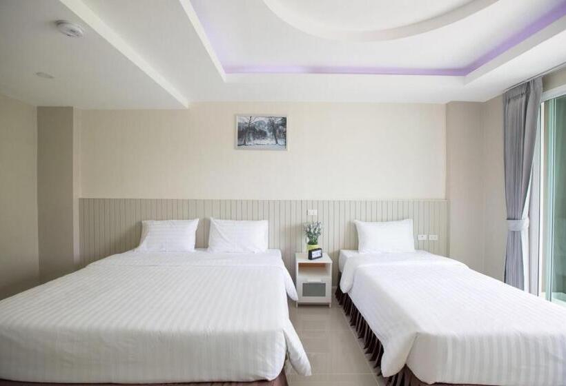 اتاق لوکس سه تخته, The Royal P Phuket Sha Plus