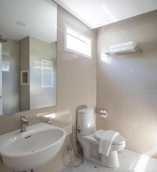 اتاق لوکس سه تخته, The Royal P Phuket Sha Plus