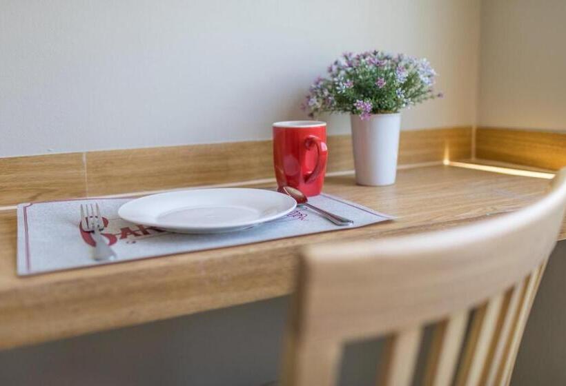 سوییت اجرایی, The Royal P Phuket Sha Plus