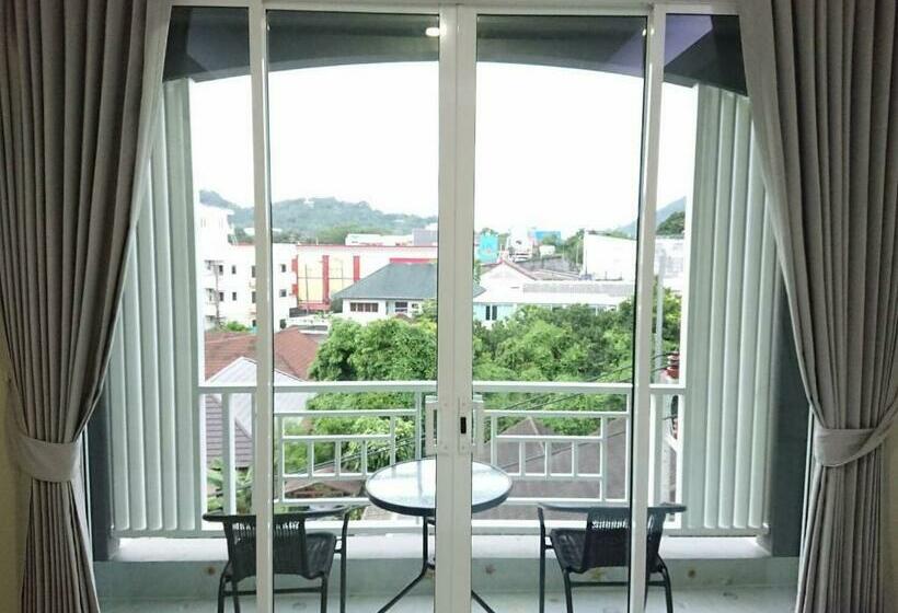 اتاق لوکس سه تخته, The Royal P Phuket Sha Plus