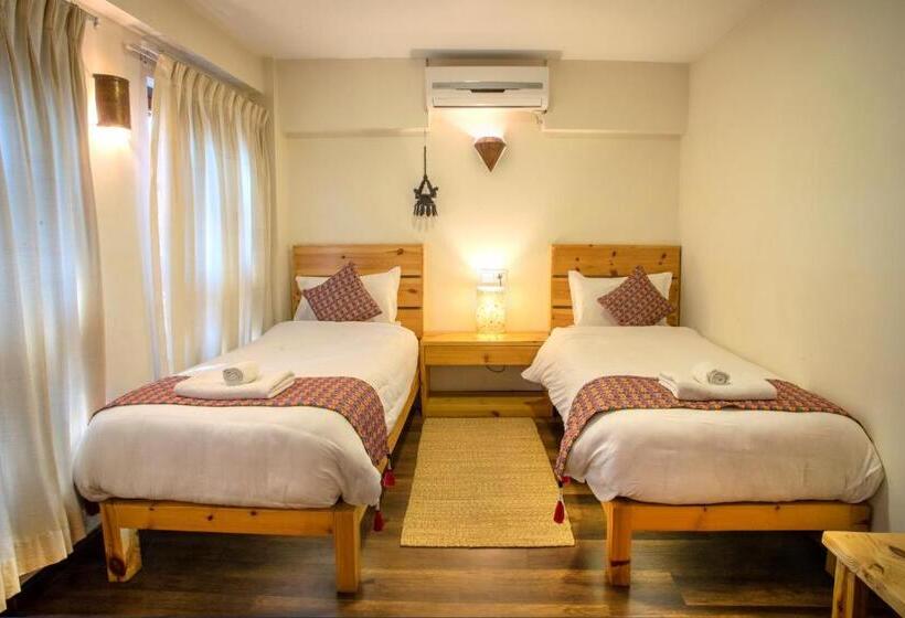 اتاق استاندارد با چشمانداز باغ, Timila