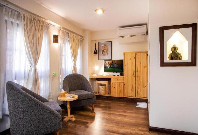 اتاق استاندارد با چشمانداز باغ, Timila