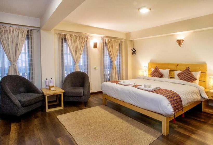 اتاق استاندارد با تخت بزرگ, Timila