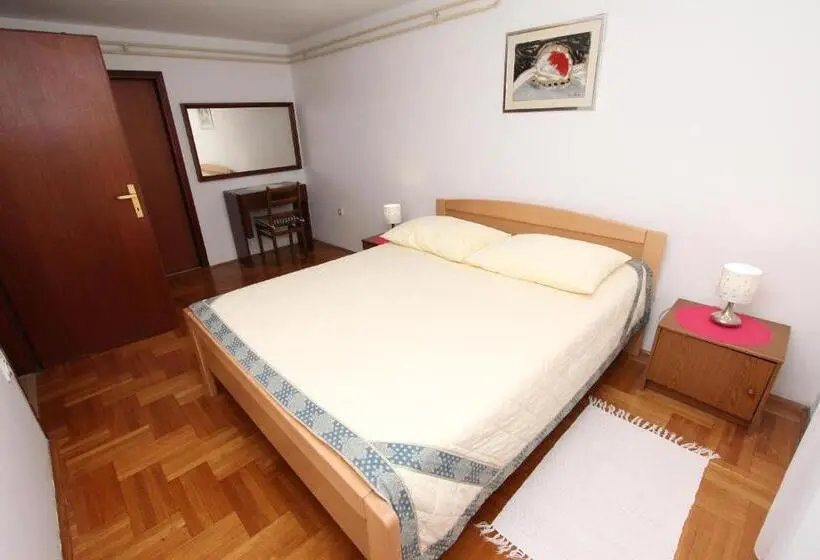 آپارتمان 1 خوابه با تراس, Apartments And Room Silvana