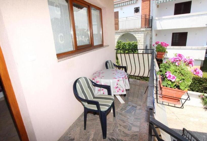 דירה בת חדר שינה 1 עם מרפסת, Apartments And Room Silvana