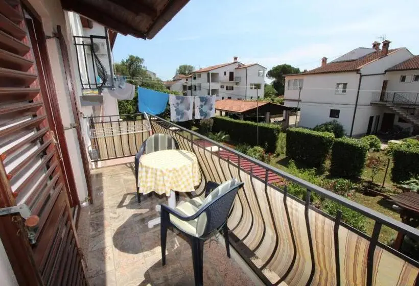 آپارتمان 1 خوابه با بالکن, Apartments And Room Silvana
