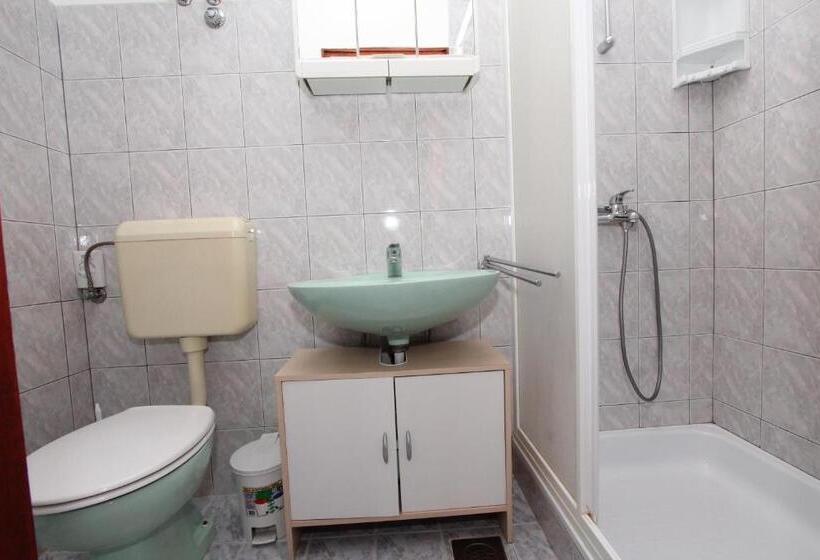 דירה בת חדר שינה 1 עם מרפסת, Apartments And Room Silvana