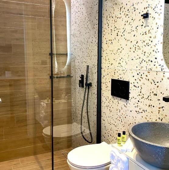 디럭스 스튜디오, Eftihia Studios