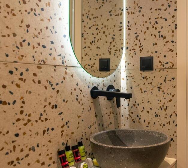 디럭스 스튜디오, Eftihia Studios