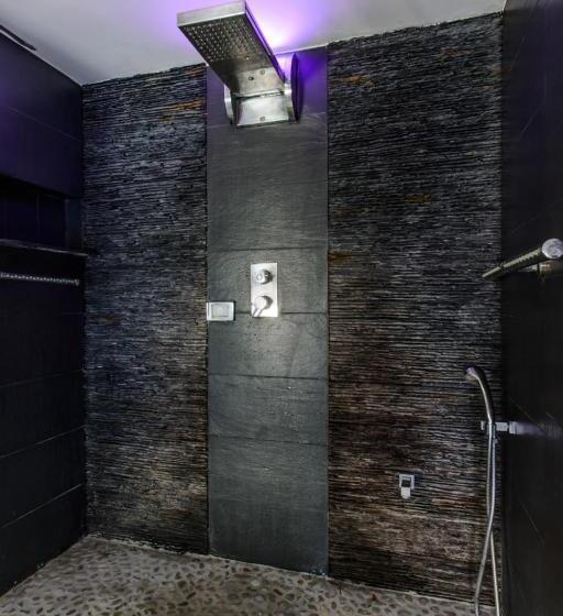 سوئیت با تخت بزرگ, Luxury Suite San Carlo