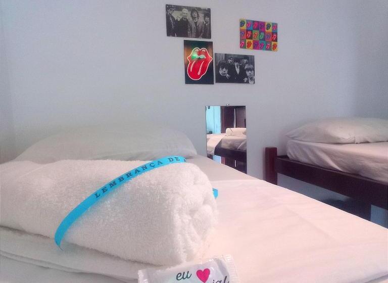 غرفة عائلية, Pousada Do Rock