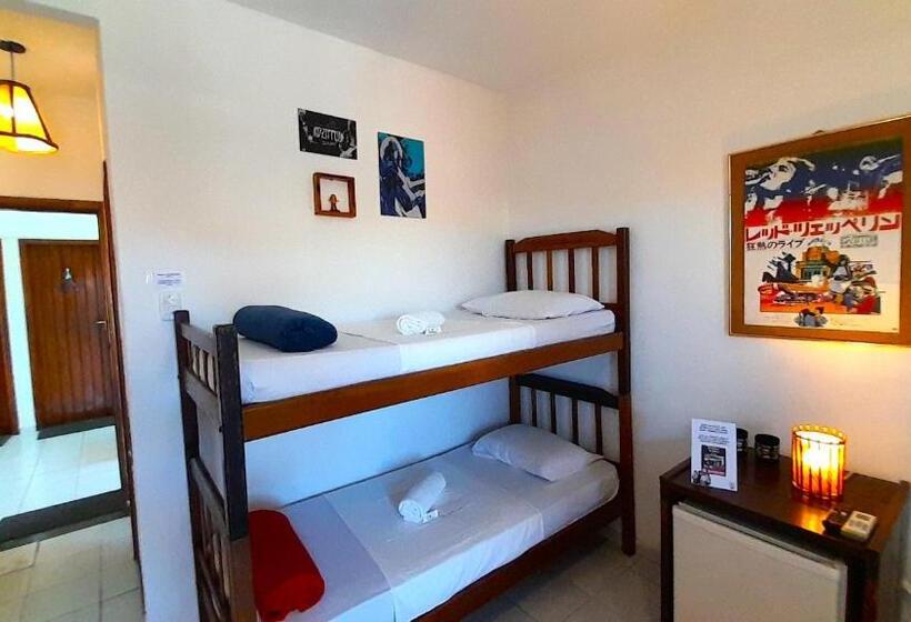 غرفة قياسية رباعية, Pousada Do Rock