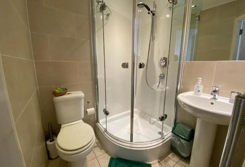 基本间, The Royal Crown Guest House