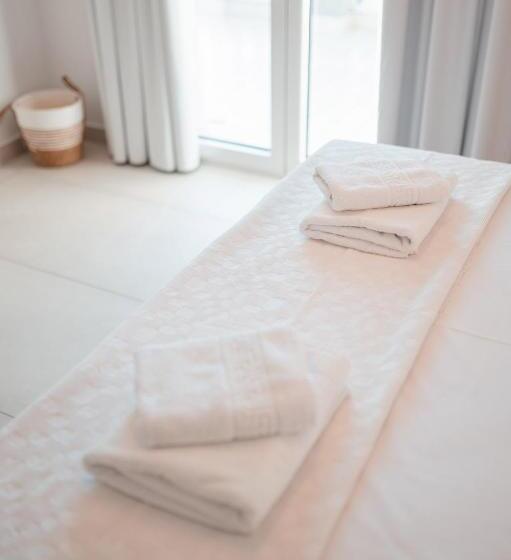 수피리어 스튜디오, Andreas