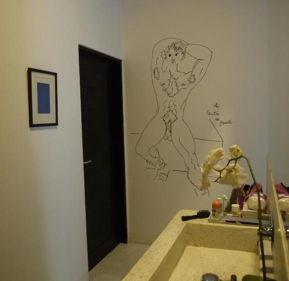 חדר סטנדרט עם מיטת קינג, Arthur & Paul