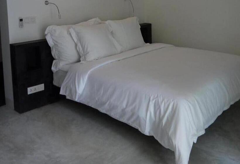 חדר סופריור עם מיטת קינג, Arthur & Paul