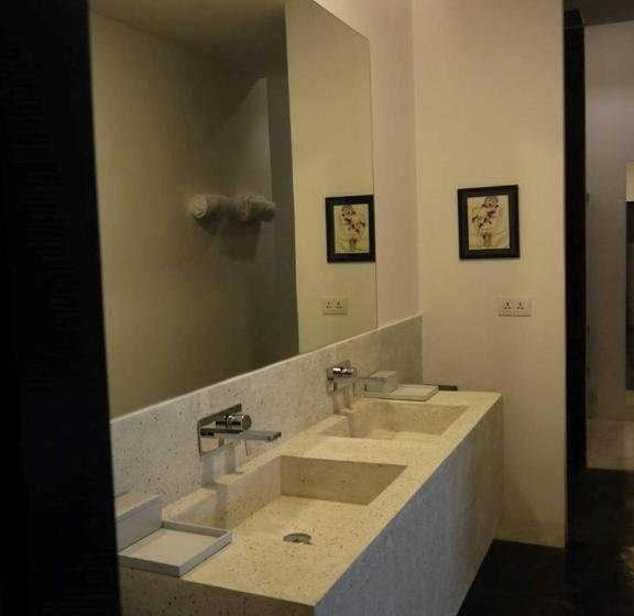 חדר סופריור עם מיטת קינג, Arthur & Paul