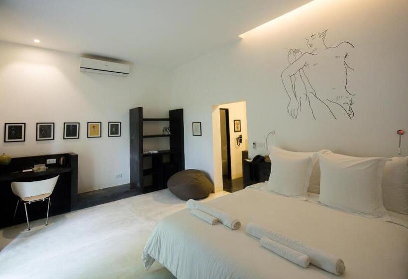 חדר סופריור עם מיטת קינג, Arthur & Paul