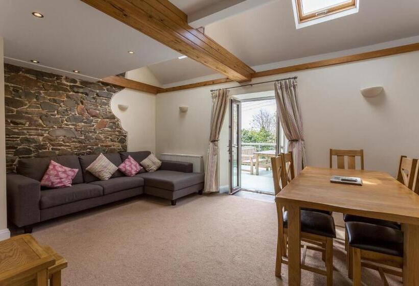 Апартаменты Семейные 1 Спальня, Embleton Spa Hotel & Apartments