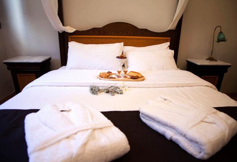 高级大房间, 1821 En Dolianis