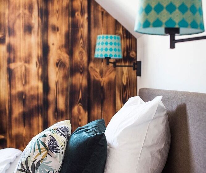 اتاق استاندارد, Pok Garni