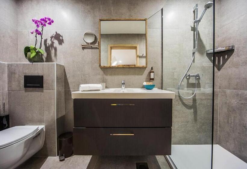 اتاق استاندارد, Pok Garni