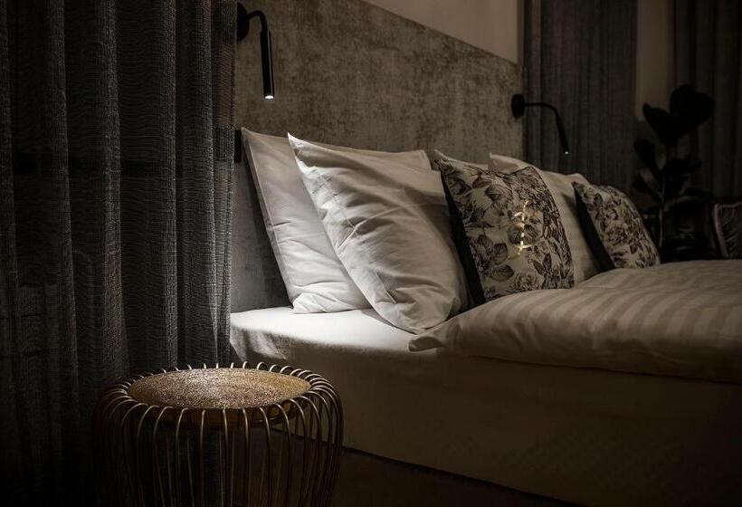 اتاق سوپریور با تخت بزرگ, Pok Garni