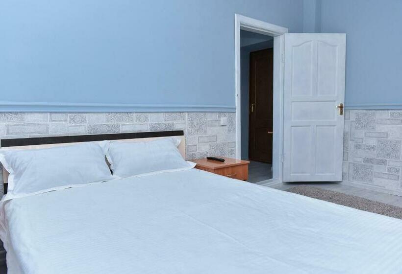 Chambre Familiale, Fresh