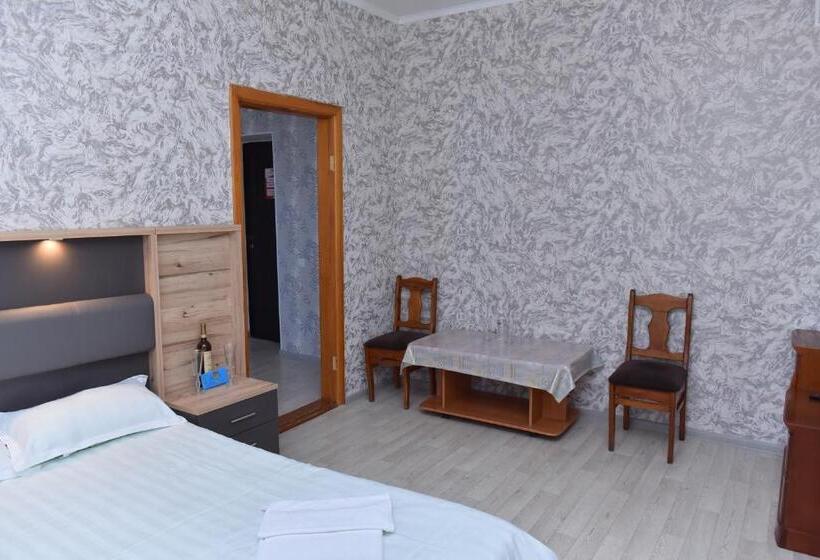 Chambre Familiale, Fresh