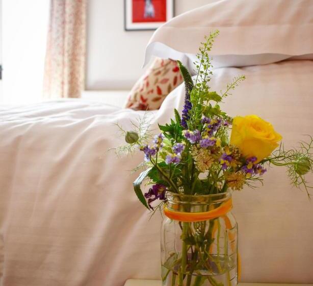 غرفة ديلوكس, The Roebuck Inn