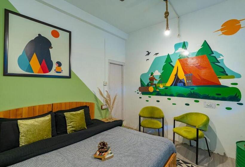 디럭스 룸, Jungle Hostel By Whoopers