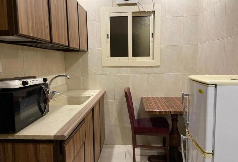 침실 2개 아파트, Makarim Palm