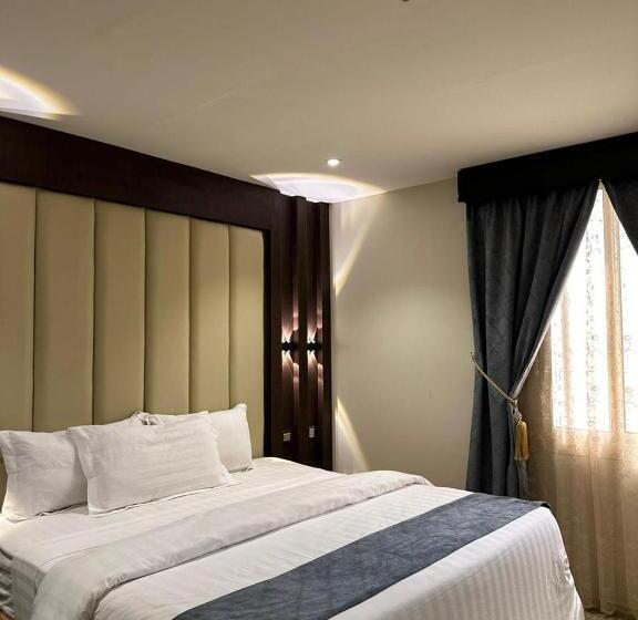 디럭스 룸, Makarim Palm