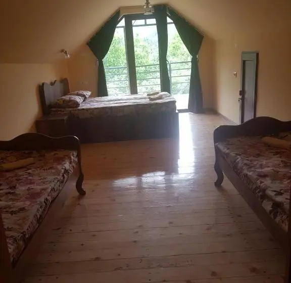 اتاق خانوادگی, Guest House Sando