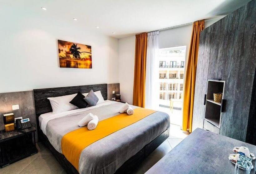 اتاق اساندارد با چشم‌انداز جانبی به دریا, Shoreline