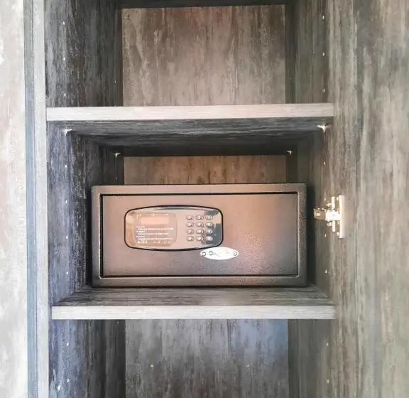 اتاق استاندارد سه نفره, Shoreline