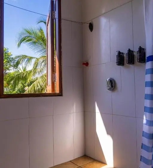اتاق لوکس با چشم‌انداز دریا, Coconuco Beach Palomino