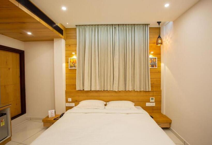 스탠다드 룸 킹사이즈 침대, Hasco Tower