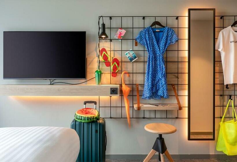 Номер Стандарт, Moxy Bordeaux