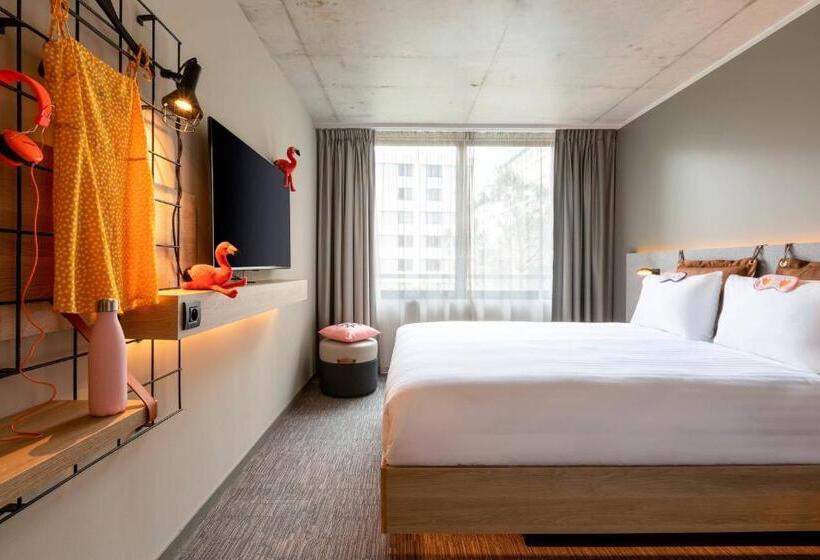 Номер Стандарт, Moxy Bordeaux