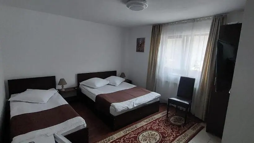 اتاق استاندارد سه نفره, Casa Ryana Sinaia