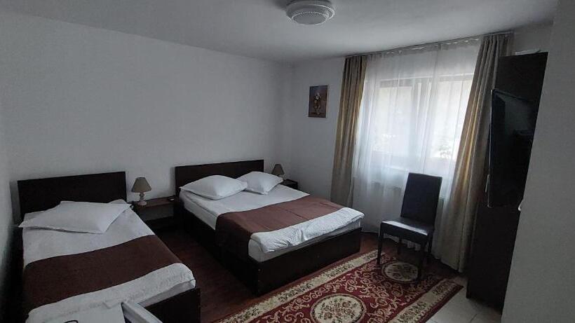 غرفة قياسية ثلاثية مزودة بشرفة, Casa Ryana Sinaia
