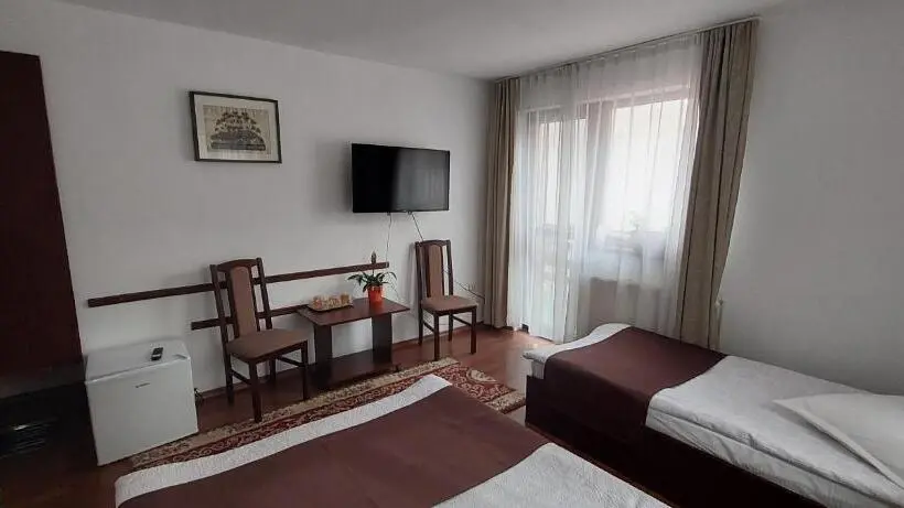 اتاق استاندارد سه تخته با بالکن, Casa Ryana Sinaia
