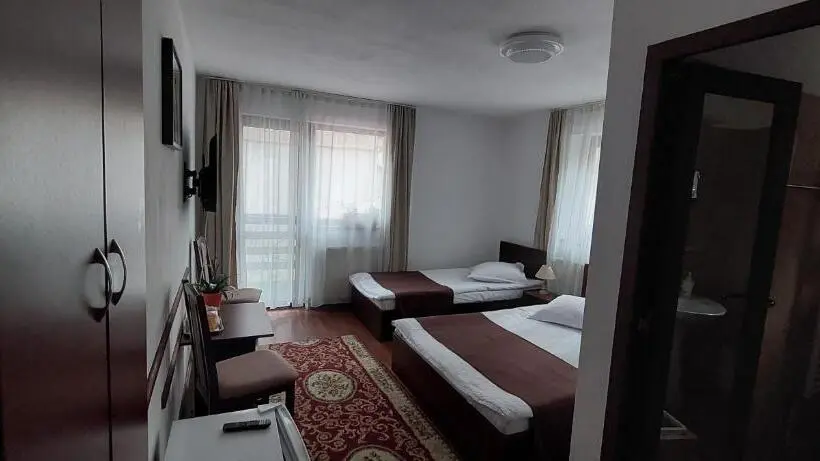 اتاق استاندارد سه تخته با بالکن, Casa Ryana Sinaia